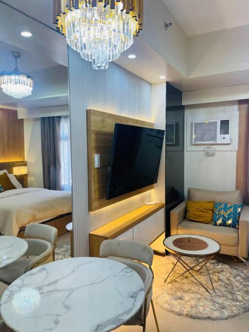 Marias Suite Near Manila Bay Free Use Of Pool Bagian luar foto