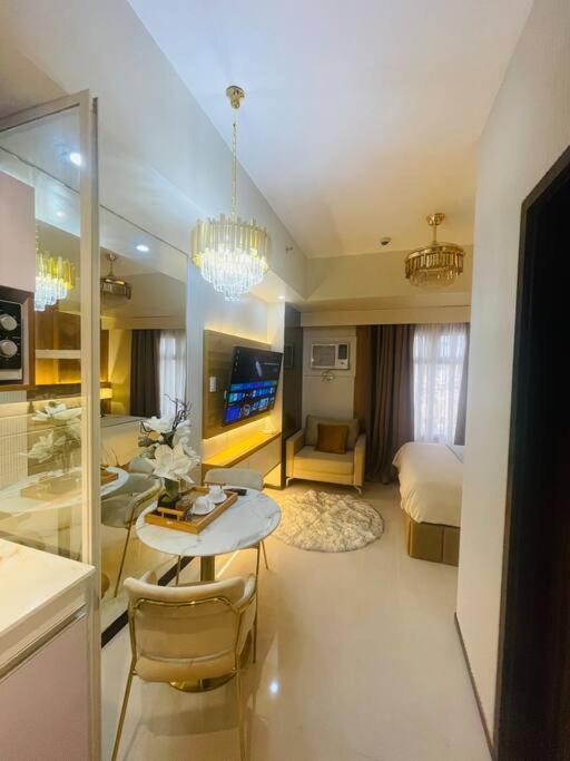 Marias Suite Near Manila Bay Free Use Of Pool Bagian luar foto