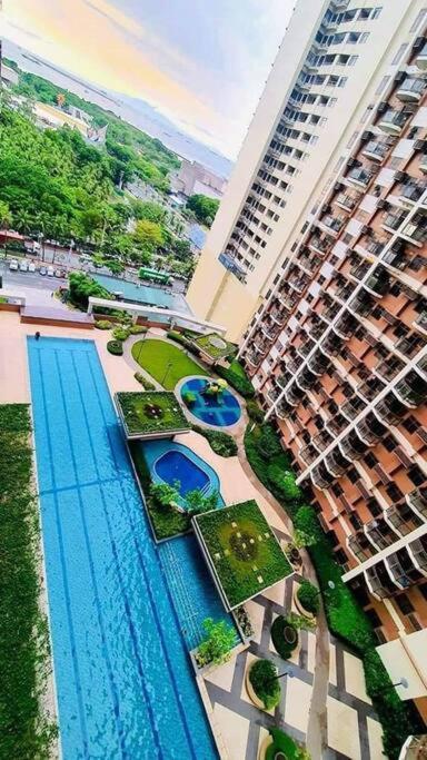 Marias Suite Near Manila Bay Free Use Of Pool Bagian luar foto
