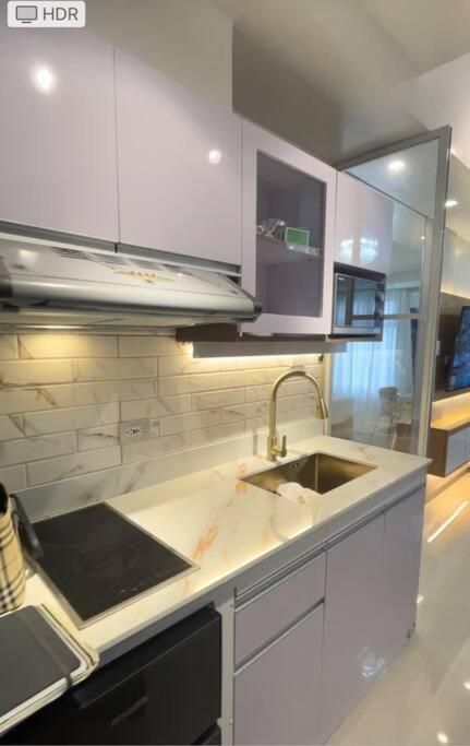 Marias Suite Near Manila Bay Free Use Of Pool Bagian luar foto