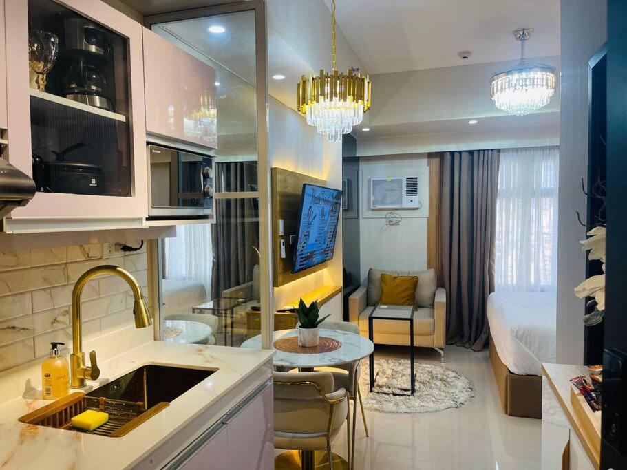 Marias Suite Near Manila Bay Free Use Of Pool Bagian luar foto