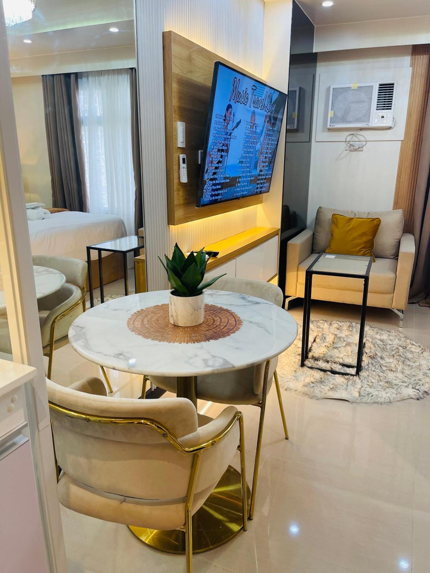 Marias Suite Near Manila Bay Free Use Of Pool Bagian luar foto